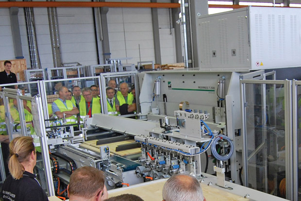 Journes thmatiques des machines Weinig Dimter: panneauteuse et ligne de trononnage